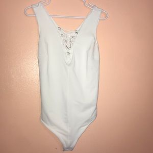 NWT WHITE BODY SUIT